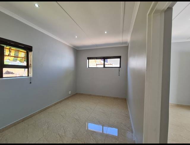 1 BEDROOM PROPERTY TO RENT IN VIERLANDEN